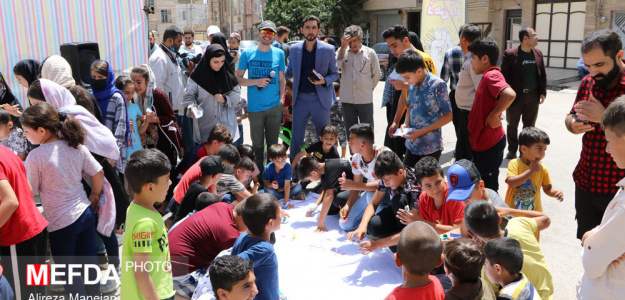 نمایشگاه خیابانی ذهن آرام به مناسبت هفته مبارزه با مواد مخدر در محله پناه آباد اردبیل برپا شد