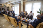 دیدار صمیمی دکتر مرتضی وهاب‌زاده، پزشک نامدار اردبیلی و رئیس دانشگاه علوم پزشکی اردبیل
