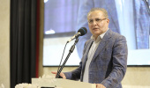 دکتر داورنیا: زنجیره تأمین دارو تحت فشار تحریم‌هاست؛ داروسازان در کنار مردم ایستاده‌اند