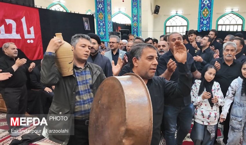 برگزاری آیین طشت‌گذاری سنتی در مسجد دانشگاه علوم پزشکی اردبیل
