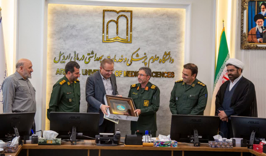 گزارش تصویری | سردار محمدی‌ اصل، فرمانده سپاه حضرت عباس (ع) استان اردبیل، به مناسبت روز پزشک با حضور در د.ع.پ اردبیل