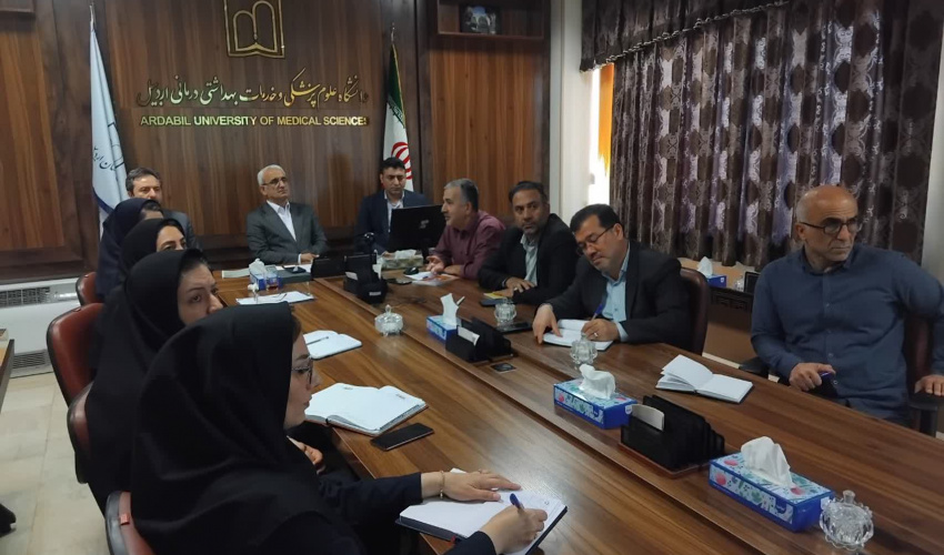 تأکید معاون بهداشت دانشگاه بر کنترل عوامل خطر بیماری‌های قلبی‌عروقی در جلسه برنامه‌ریزی روز جهانی قلب