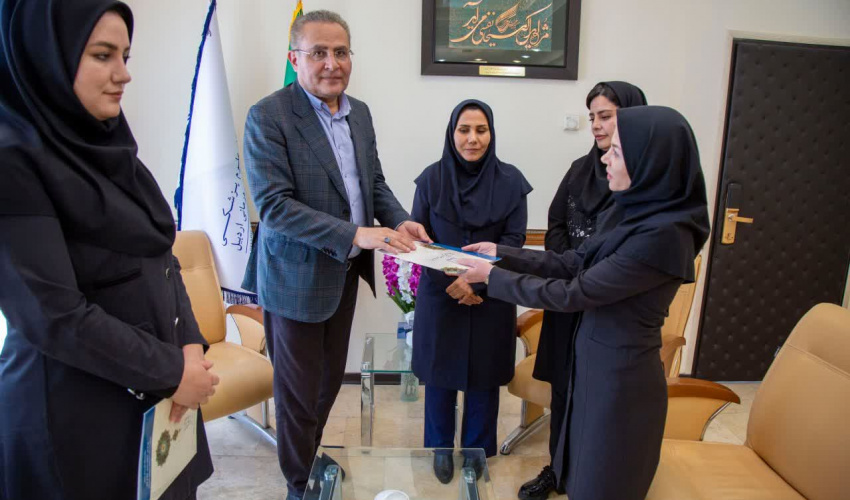 رئیس دانشگاه علوم پزشکی اردبیل از رابطین آموزشی دانشجویان شاهد و ایثارگر قدردانی کرد
