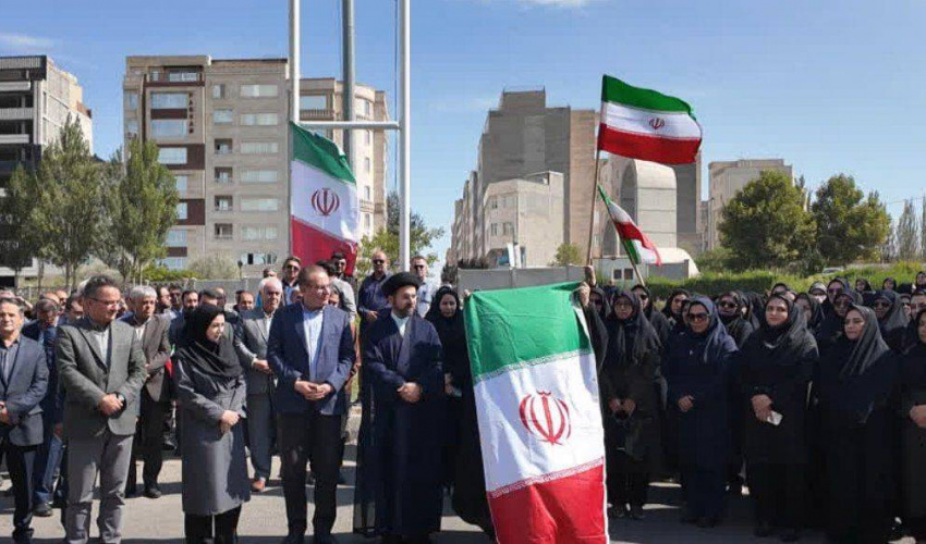 برگزاری آیین اهتزاز پرچم مقدس جمهوری اسلامی ایران در ستاد مرکزی دانشگاه علوم پزشکی اردبیل