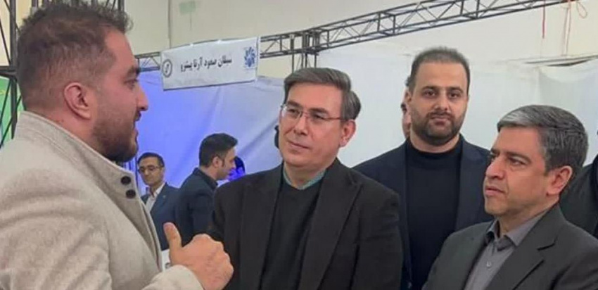 بازدید استاندار اردبیل از غرفه مرکز رشد دانشگاه در نمایشگاه فناوری استان