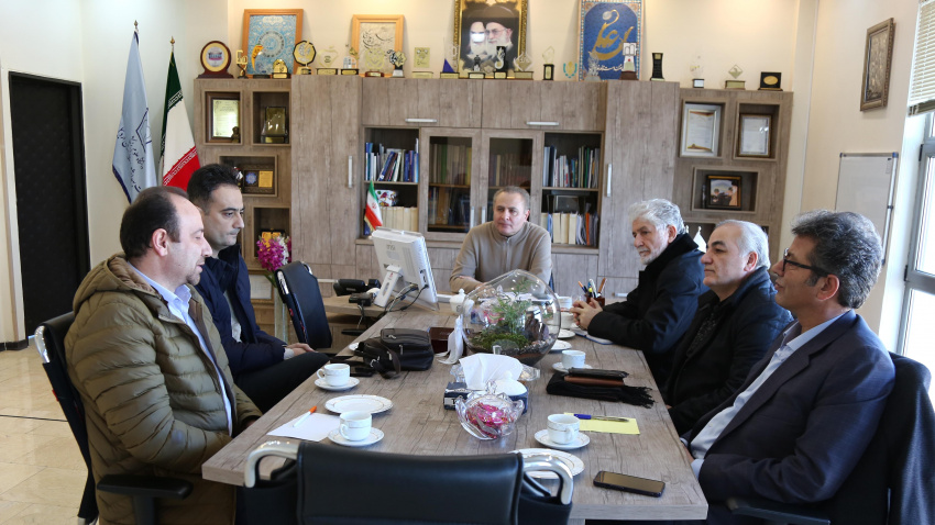 دیدار اعضای انجمن داروسازان استان با دکتر داورنیا، سرپرست دانشگاه