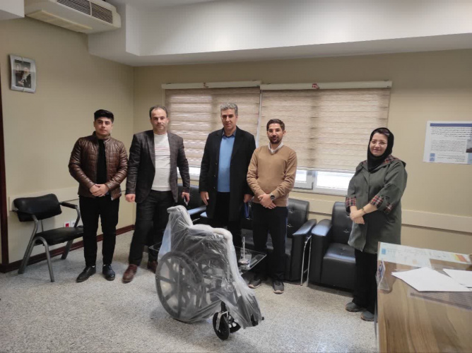اهدای یک ویلچر به بیمارستان‌ شهدا شهرستان پارس آباد مغان توسط خیّر پارس آبادی
