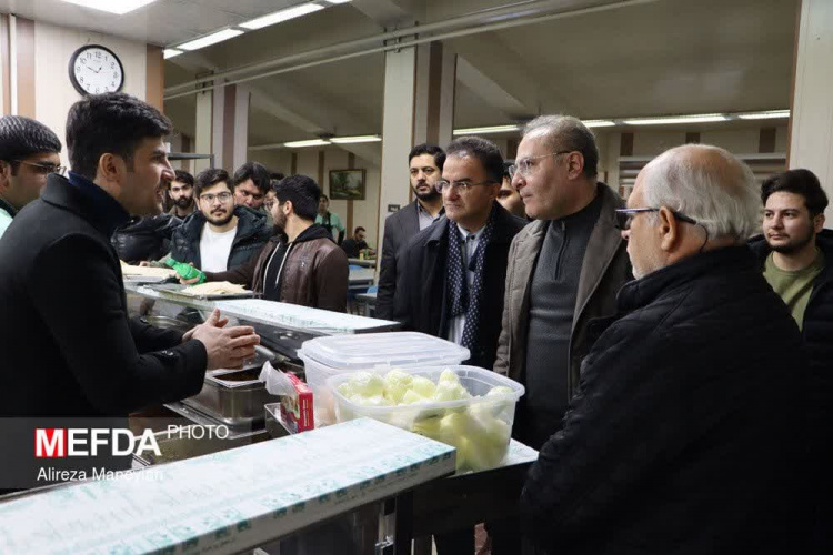 بازدید دکتر بهزاد داورنیا، سرپرست دانشگاه از سلف مرکزی دانشگاه