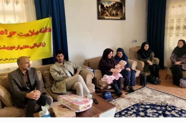 تجلیل از خانواده اولین نوزاد تولد یافته در شهرستان کوثر