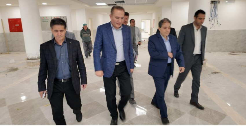 بازدید معاون توسعه مدیریت و منابع وزیر بهداشت از پروژه در حال احداث کتابخانه مرکزی دانشگاه