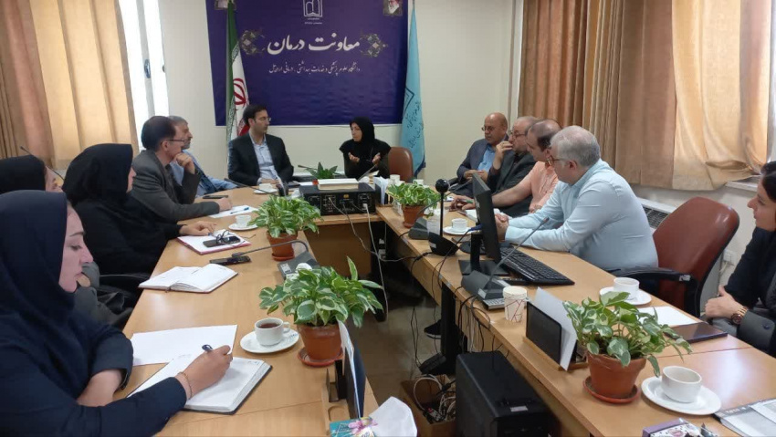 برگزاری کمیته دانشگاهی تعالی خدمات بخش اورژانس با رویکرد سامان دهی بخش های اورژانس و بالینی بیمارستان های امام خمینی (ره) و امام رضا (ع) در معاونت درمان دانشگاه