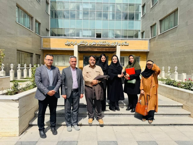 بازدید دکتر رئیسی، رئیس اداره مالاریای وزارت بهداشت از آزمایشگاه تشخیص میکروسکوپی مالاریا