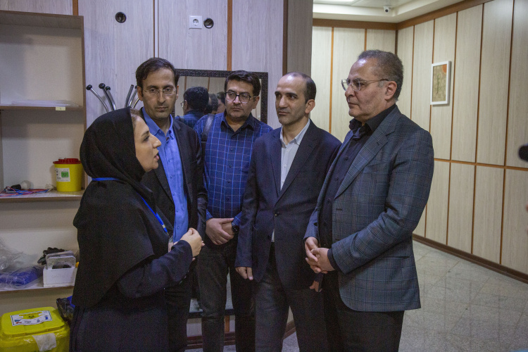 بازدید رئیس دانشگاه علوم پزشکی اردبیل از مراحل تجهیز و راه‌اندازی پروژه رادیوتراپی دوم بیمارستان امام خمینی (ره) اردبیل