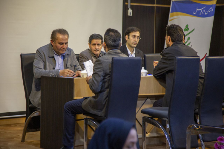 برگزاری سومین میز خدمت دانشگاه علوم پزشکی اردبیل با حضور رئیس و معاونین دانشگاه