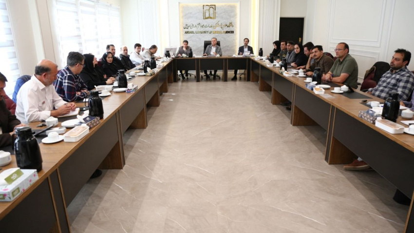 نشست صمیمی رئیس دانشگاه علوم پزشکی اردبیل با جمعی از پرستاران برگزار شد