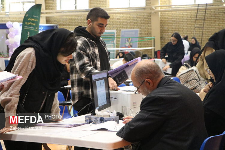 روز دوم فرآیند ثبت‌نام دانشجویان نوورود دانشگاه علوم پزشکی اردبیل