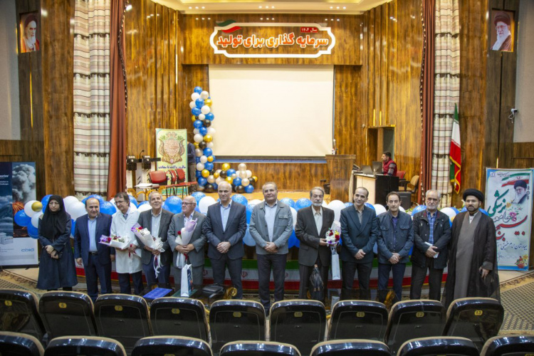 تجلیل از سه پزشک پیشکسوت متخصص داخلی استان