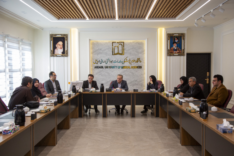 تأکید رئیس دانشگاه علوم‌پزشکی اردبیل بر اهمیت شناسایی و حمایت همه‌جانبه از دانشجویان استعداد درخشان و نخبه