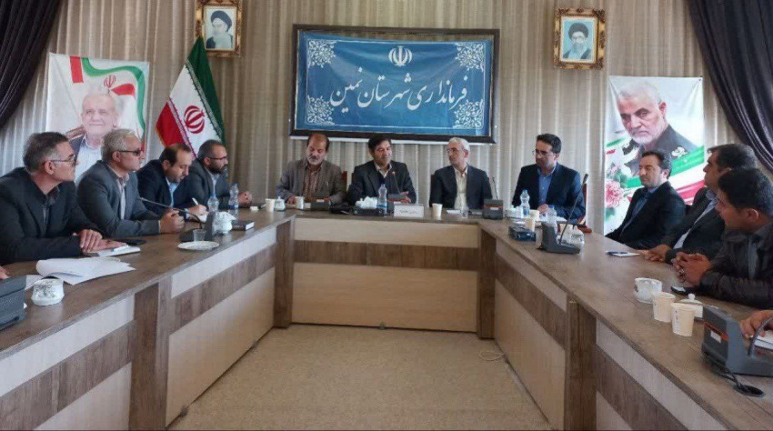 بررسی معرفی مسیر جنگل فندقلو به منطقه گردشگری سلامت محور