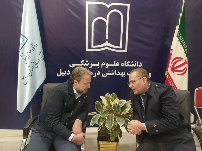 حضور دکتر بهزاد داورنیا، رئیس دانشگاه و دکتر جمشید کرمانچی، رئیس اداره گردشگری سلامت در نمایشگاه اکسپو ۲۰۲۵ اردبیل