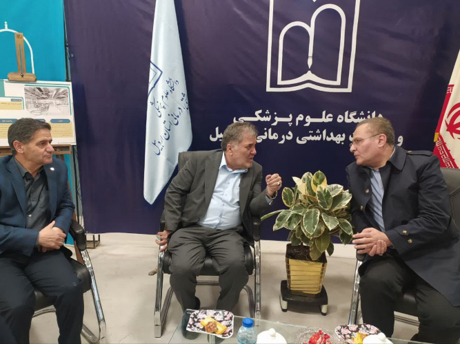 حضور دکتر بابک رضازاده، نائب رئیس کمیسیون بهداشت در نمایشگاه اکسپو