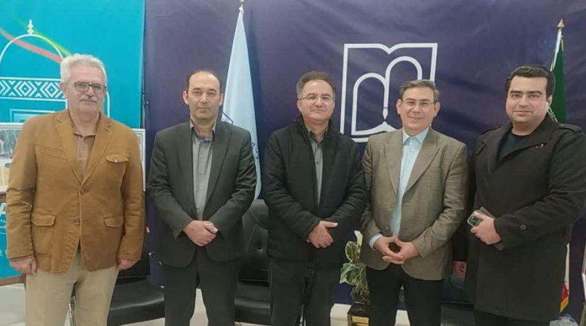 حضور دکتر بهنام مولایی، معاون فرهنگی و دانشجویی دانشگاه علوم پزشکی اردبیل به همراه مدیران این معاونت در غرفه دانشگاه در نمایشگاه اکسپو ۲۰۲۵ اردبیل