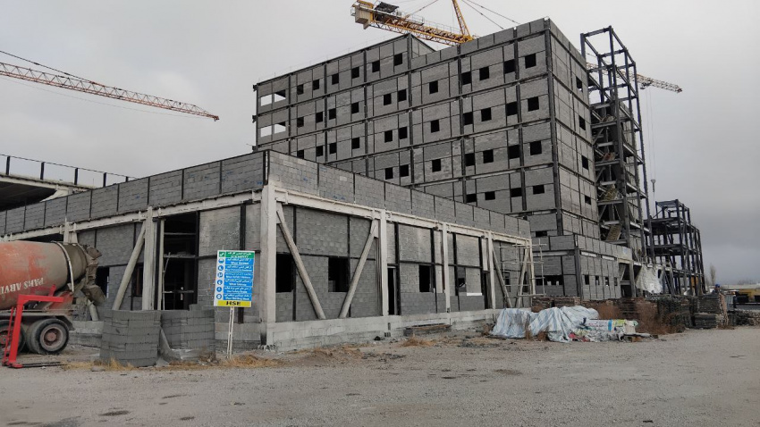 بازدید مدیرکل دفتر منابع فیزیکی و امور عمرانی وزارت بهداشت و معاون دفتر امور سلامت و رفاه اجتماعی سازمان برنامه و بودجه کشور از بیمارستان نجف زاده