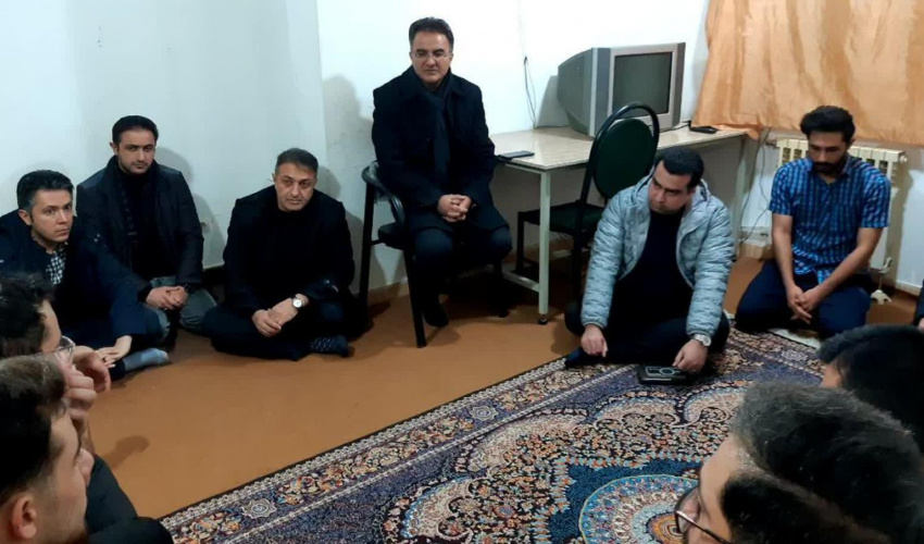 دیدار معاون فرهنگی و دانشجویی دانشگاه علوم پزشکی با دانشجویان سرای کوثر به مناسبت سالروز ولادت حضرت علی(ع)