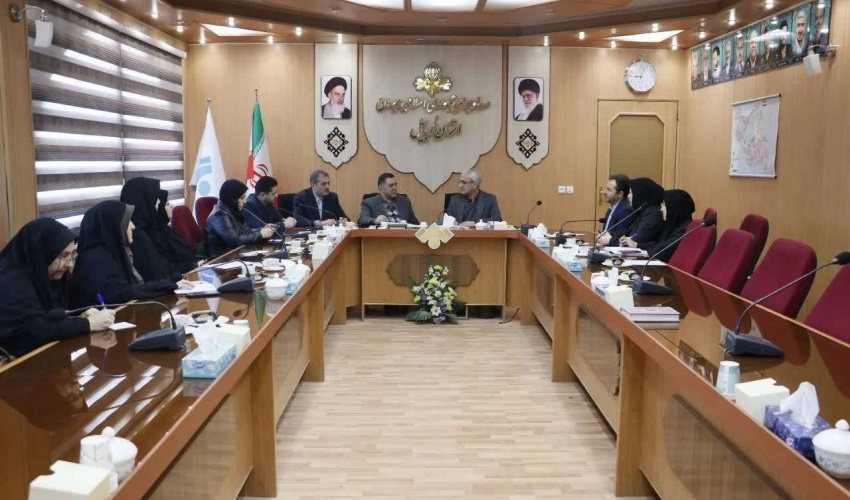 نشست مشترک دانشگاه علوم پزشکی اردبیل و صدا و سیما برای هم‌افزایی در راستای اجرای برنامه‌های جوانی جمعیت و سلامت برگزار شد