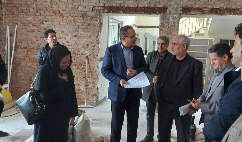 بازدید میدانی دکتر داورنیا مجمع خیرین و دکتر دژکام، رئیس انتقال خون استان، از روند پیشرفت پروژه ساختمان انتقال خون اردبیل