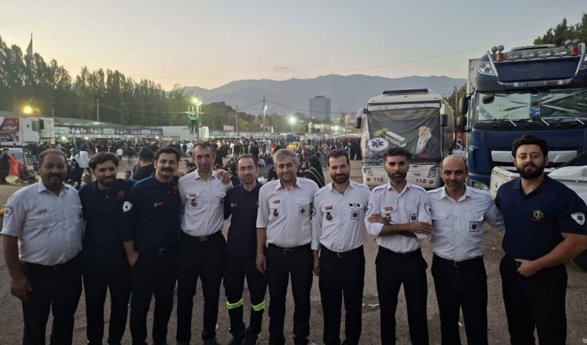 استقرار اورژانس ۱۱۵ اردبیل در مراسم تشییع آقای شهید ایران