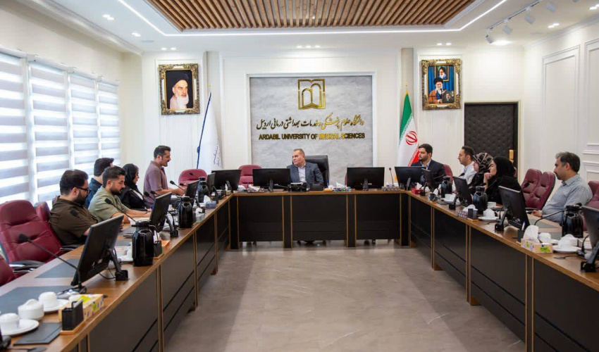 نشست مشترک هیئت‌مدیره‌های منتخب جامعه دندانپزشکی و انجمن دندانپزشکان عمومی استان اردبیل با رئیس دانشگاه علوم پزشکی اردبیل ‌