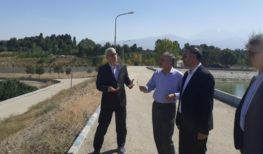 بازدید میدانی معاون بهداشت دانشگاه علوم پزشکی اردبیل از تصفیه‌خانه و باغات بارزیل مشگین‌شهر